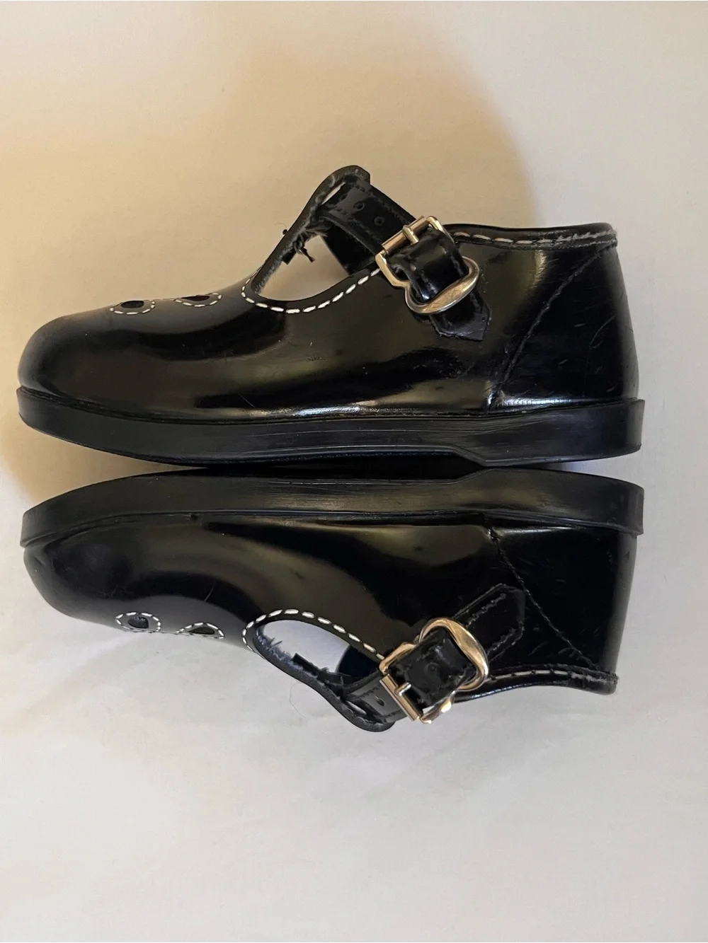 Vintage Black Patent T-Strap Mary Jane Baby Shoes Floral Cutout